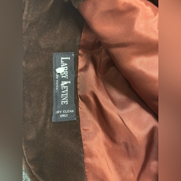 Larry Levine Womens Brown Velvet Blazer, no size found on it, looks to be a s/m - Picture 7 of 7